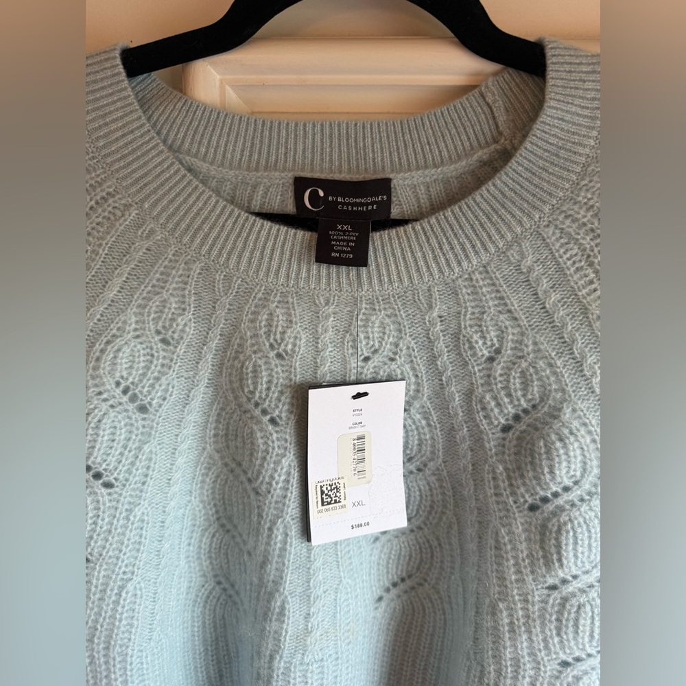 Bloomingdale's Cashmere Sweater in Soft Blue - Picture 5 of 6